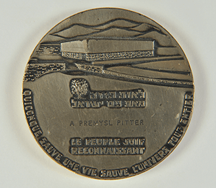The medal The Righteous Among the Nations.