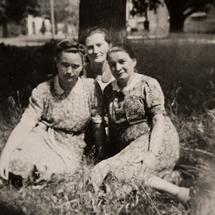 O. Fierzová with M. Černíková (on the left) and D. Štěpánková (at the back).