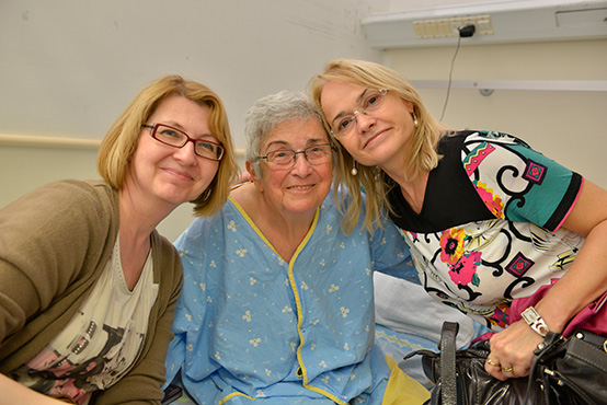 PhDr. Lenka Lajsková, Magda Bar-Or a PhDr. Markéta Pánková, nemocnice v Haifě v prosinci 2014.